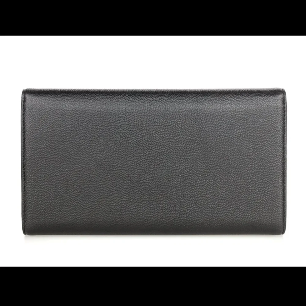 CHANEL authentic pre